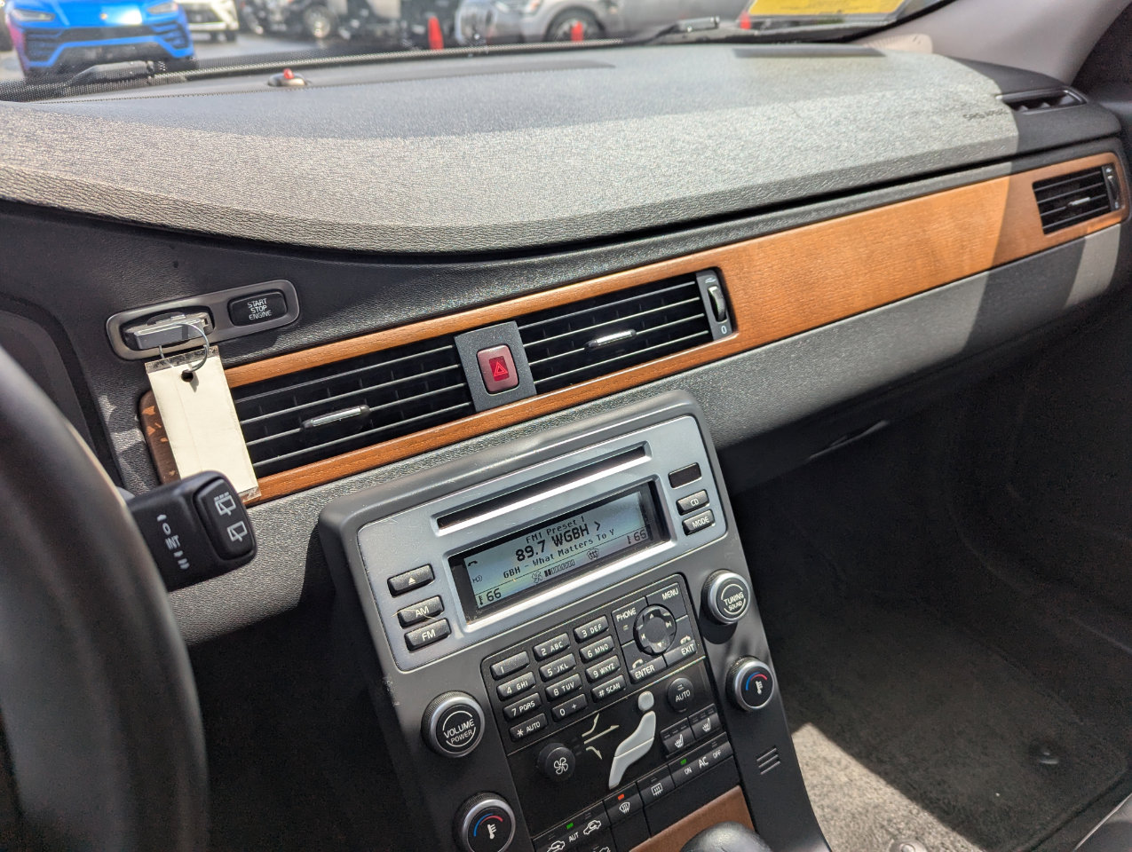 Used 2010 Volvo XC70 3.2 image 20