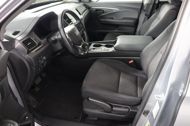 Used 2025 Honda Ridgeline Sport image 17