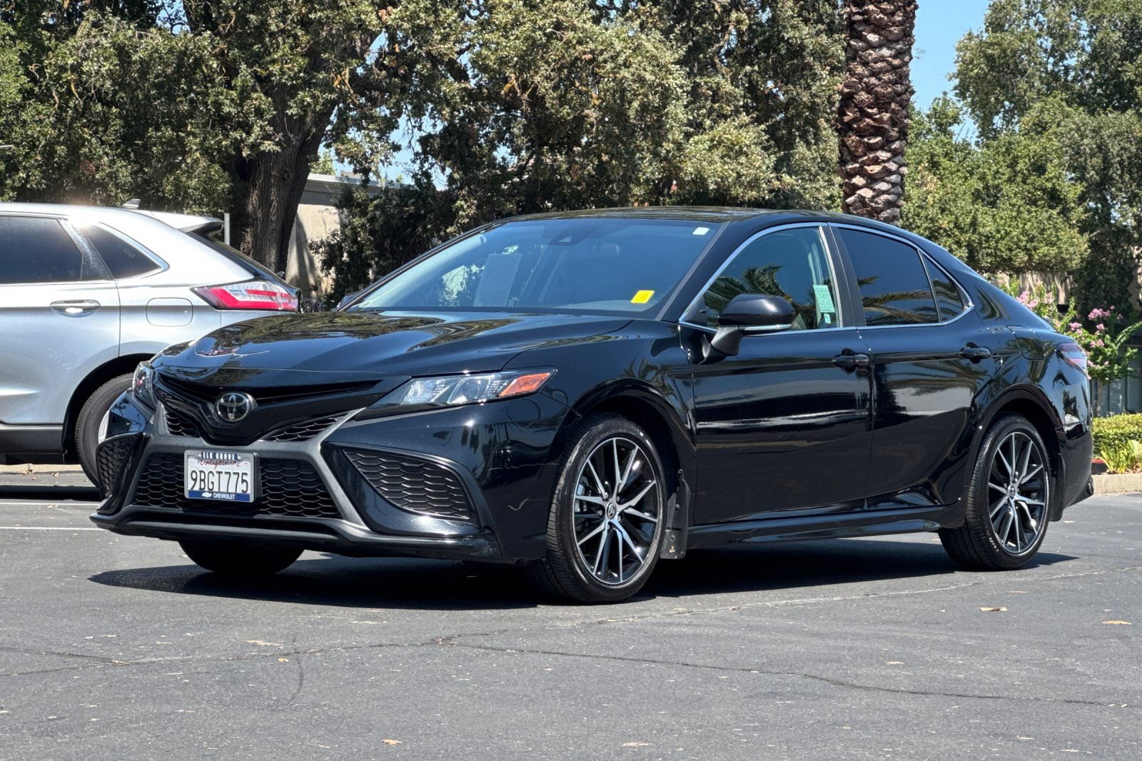 Used 2022 Toyota Camry SE FWD image 7