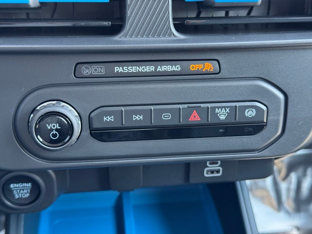 New 2025 Ford Maverick XLT w/ XLT Luxury Package FWD image 11