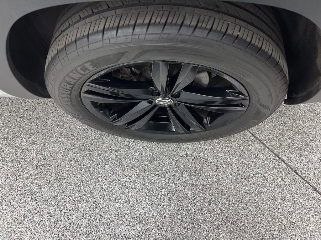 Used 2023 Volkswagen Atlas Cross Sport SEL R-Line image 8