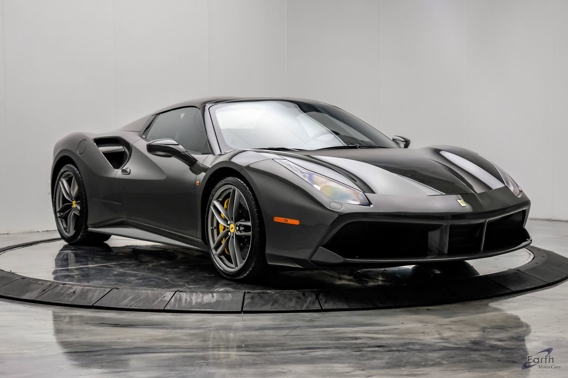 Used 2018 Ferrari 488 Spider image 32