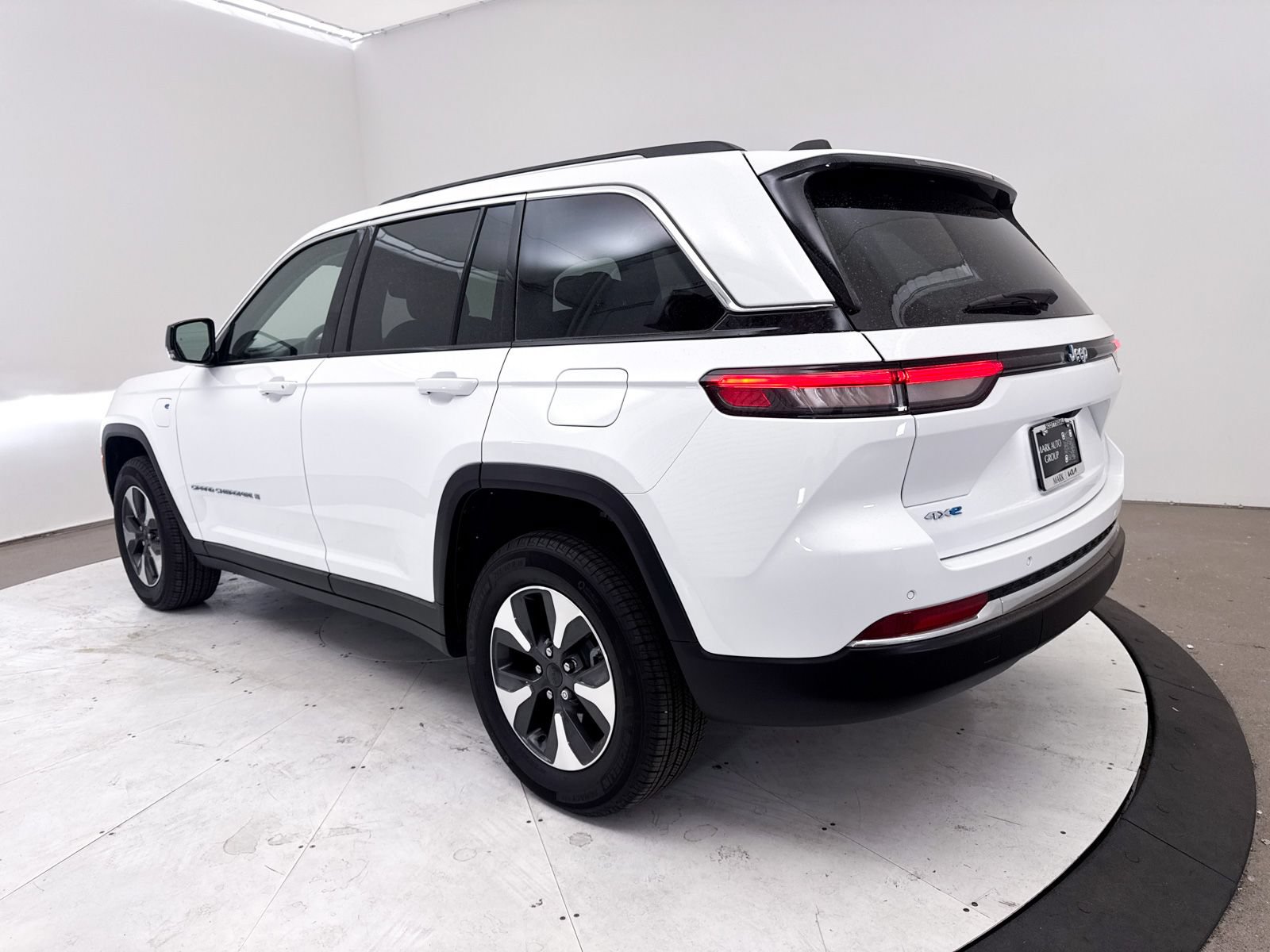 Used 2023 Jeep Grand Cherokee 4WD 4xe image 19