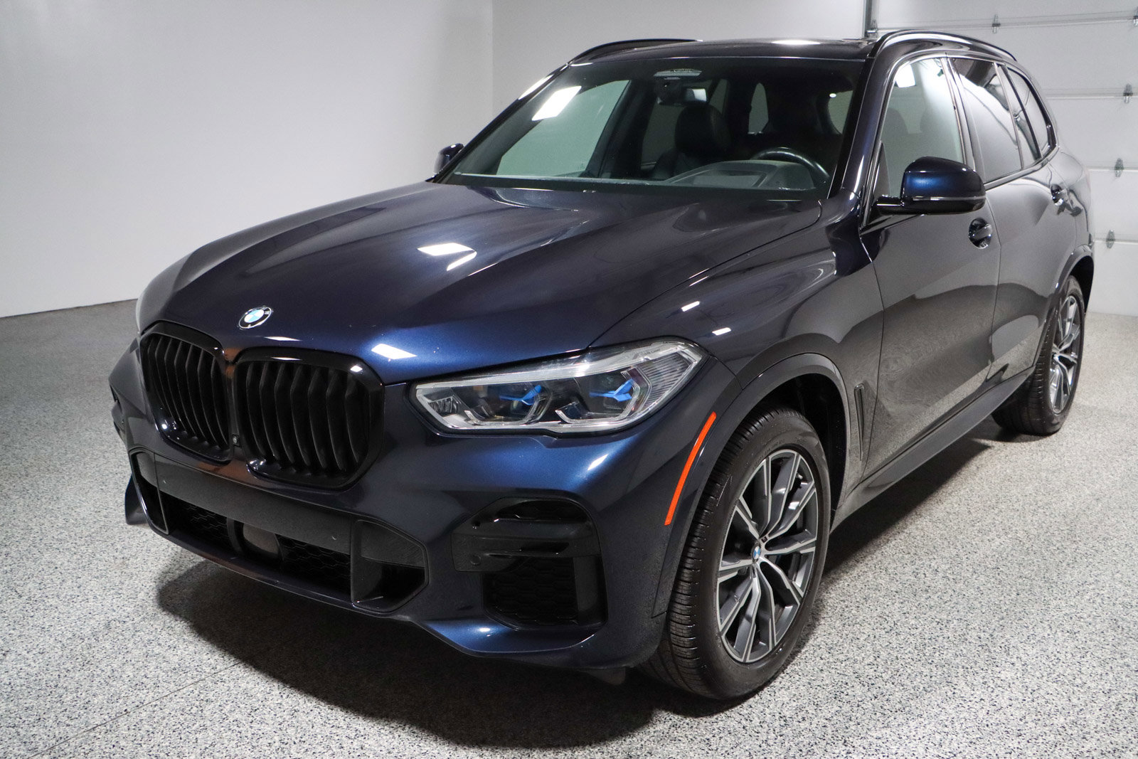 Used 2023 BMW X5 xDrive40i w/ Executive Package AWD/4WD image 32