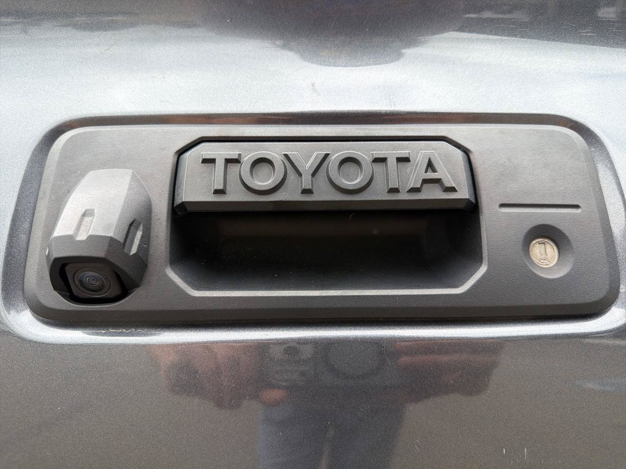 Used 2021 Toyota Tacoma SR AWD/4WD image 18