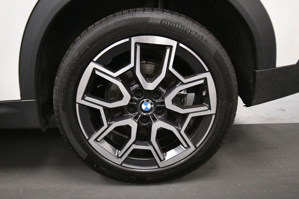 Used 2026 BMW X2 xDrive28i AWD/4WD image 34