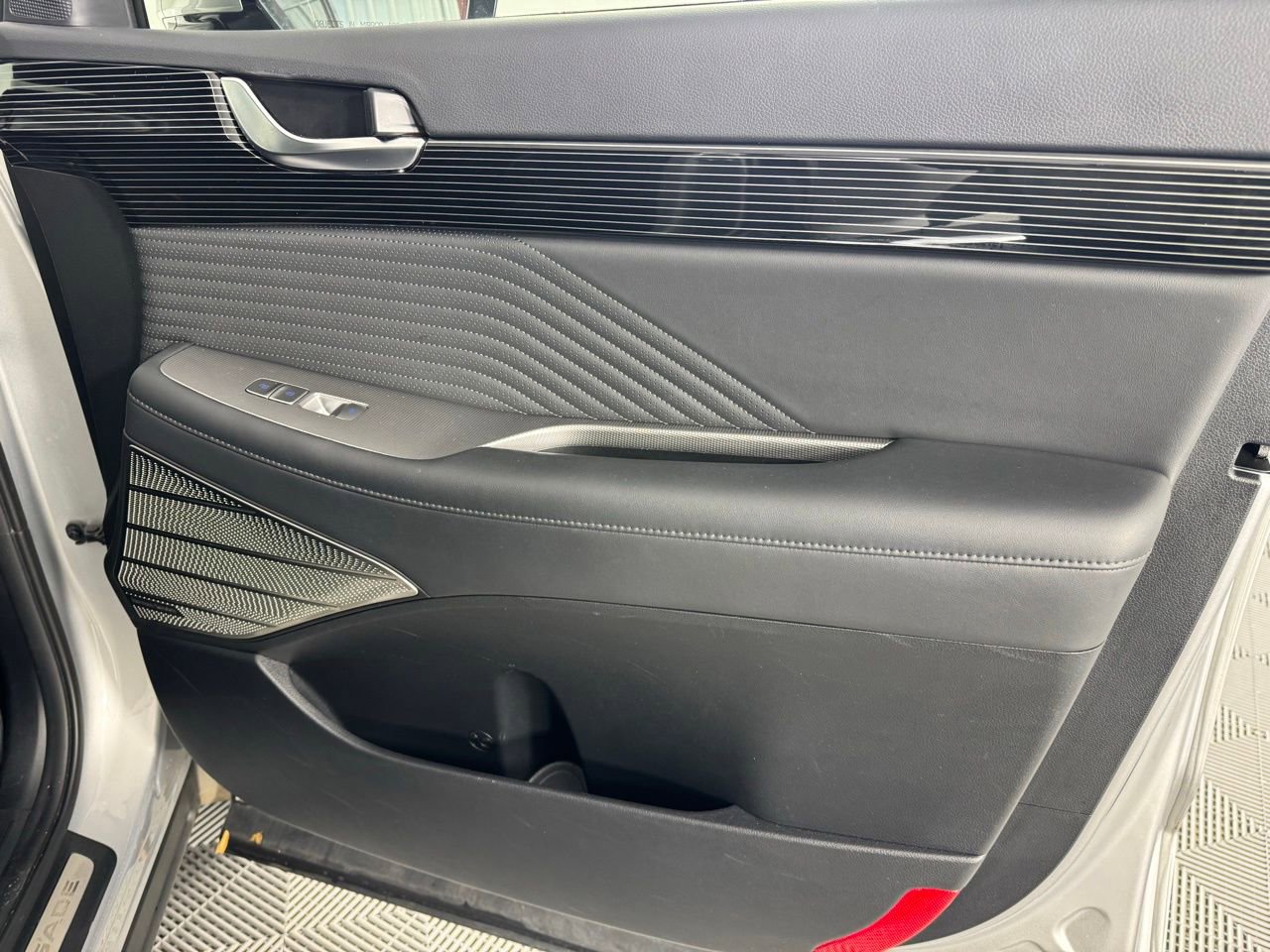 Used 2023 Hyundai Palisade Calligraphy image 32