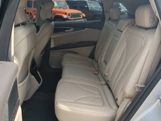 Used 2017 Lincoln MKX Select w/ Select Plus Package FWD image 13