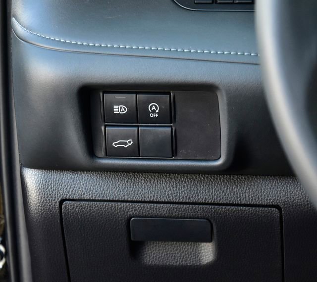 Used 2023 Toyota Highlander LE image 28