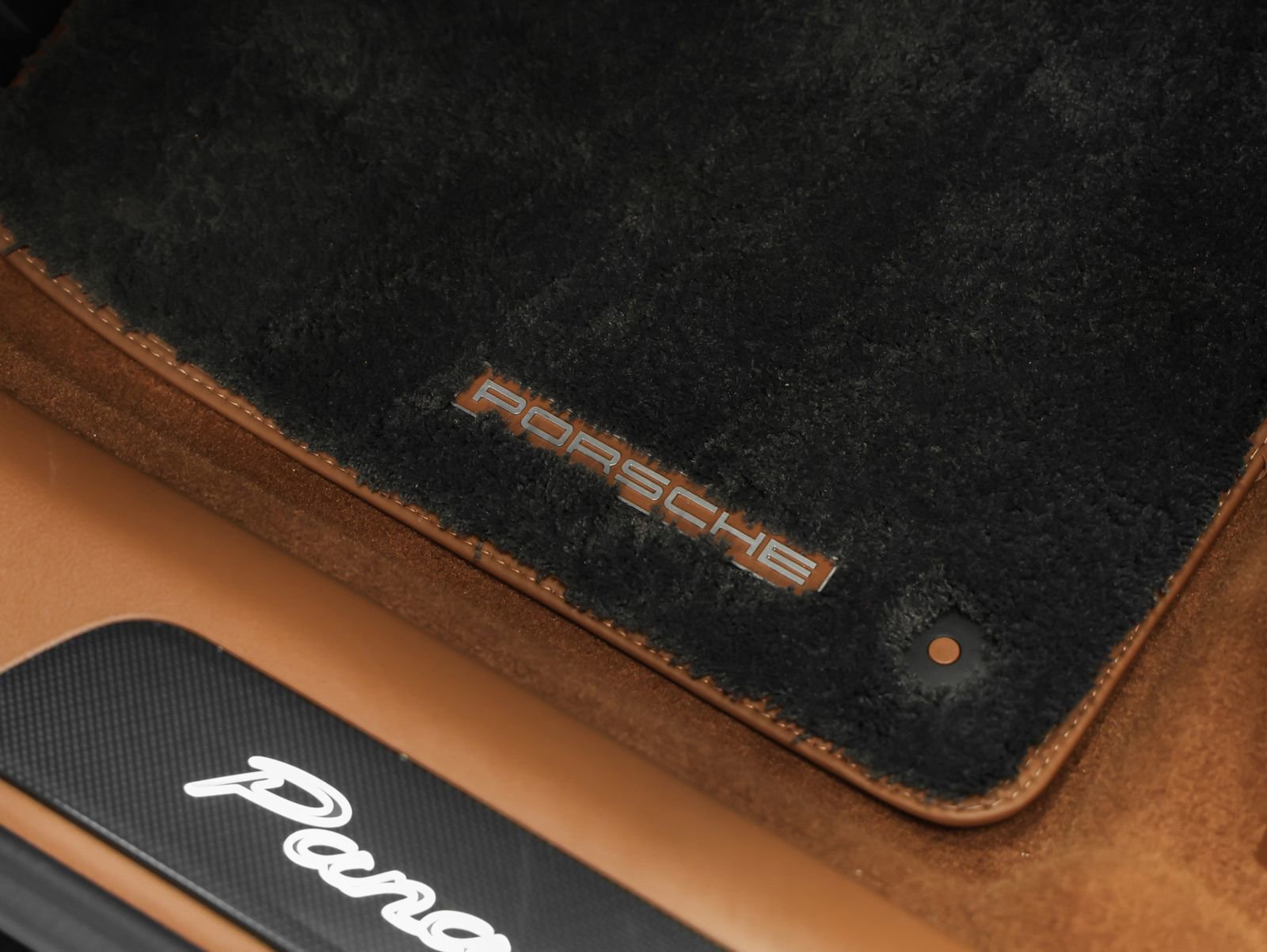 Used 2023 Porsche Panamera GTS image 40