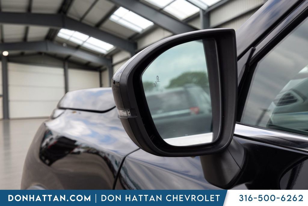 Used 2025 Nissan Pathfinder SV FWD image 31
