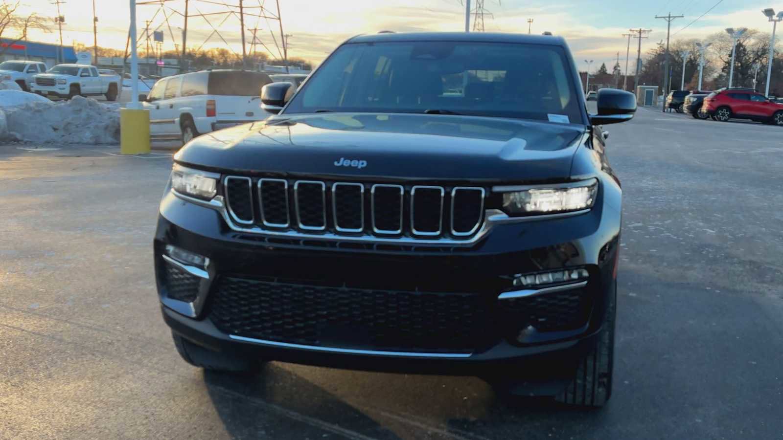 Used 2023 Jeep Grand Cherokee Limited image 7