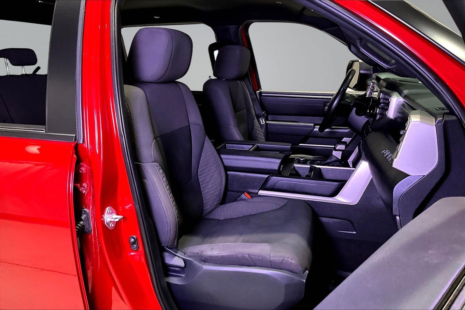 Used 2025 Toyota Tundra SR5 AWD/4WD image 31