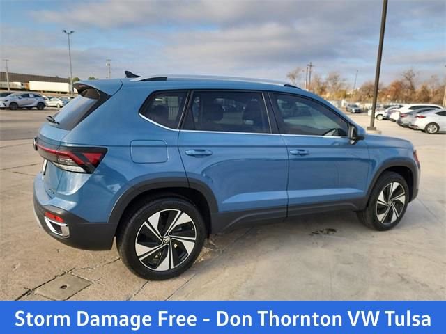 New 2026 Volkswagen Taos SE image 2