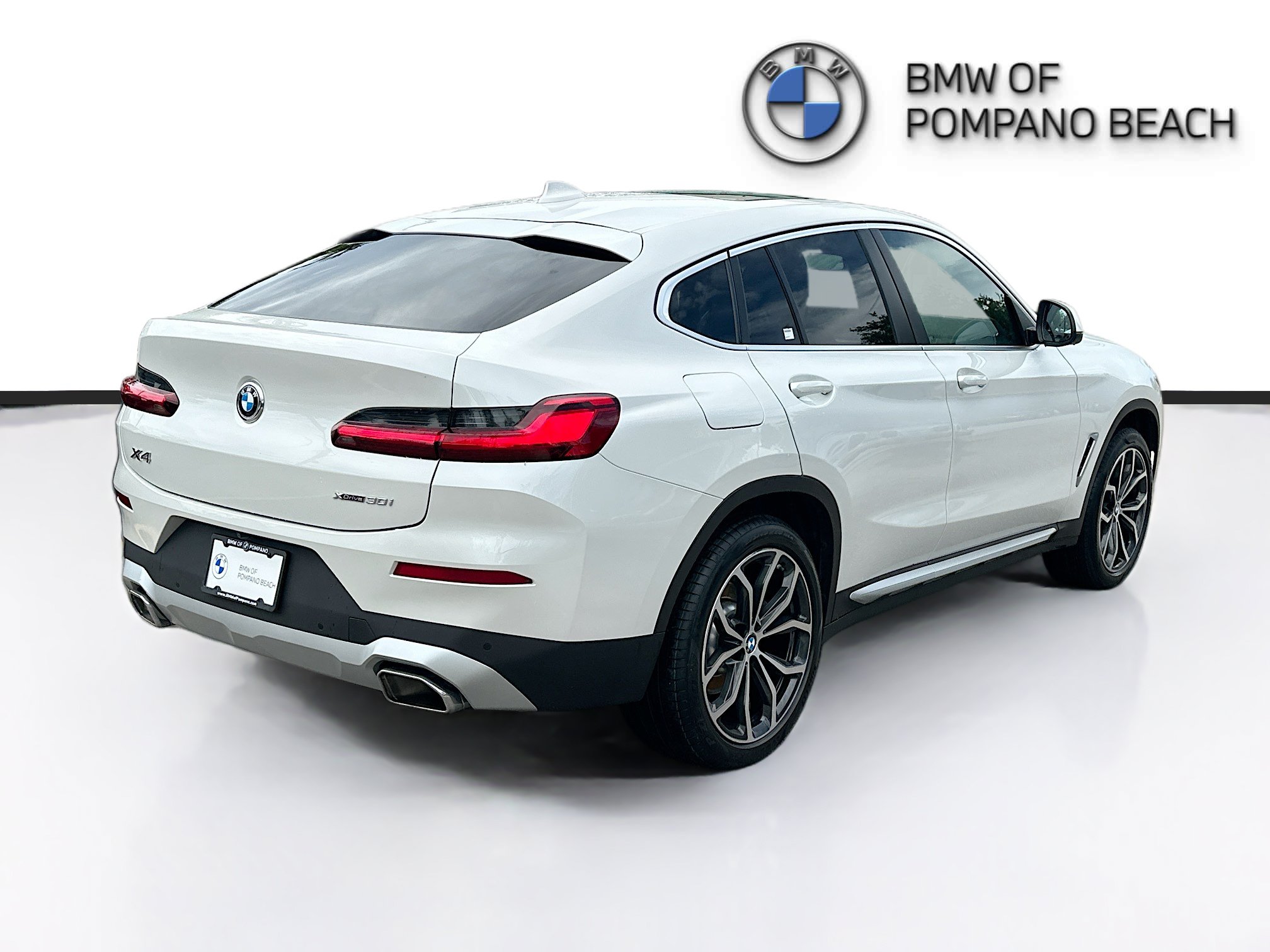 Used 2023 BMW X4 xDrive30i AWD/4WD image 7