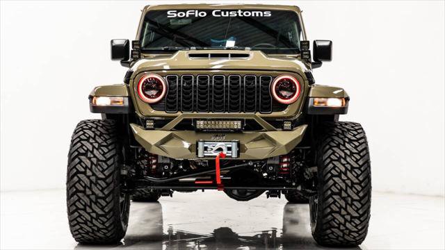 Used 2025 Jeep Gladiator Sport image 12