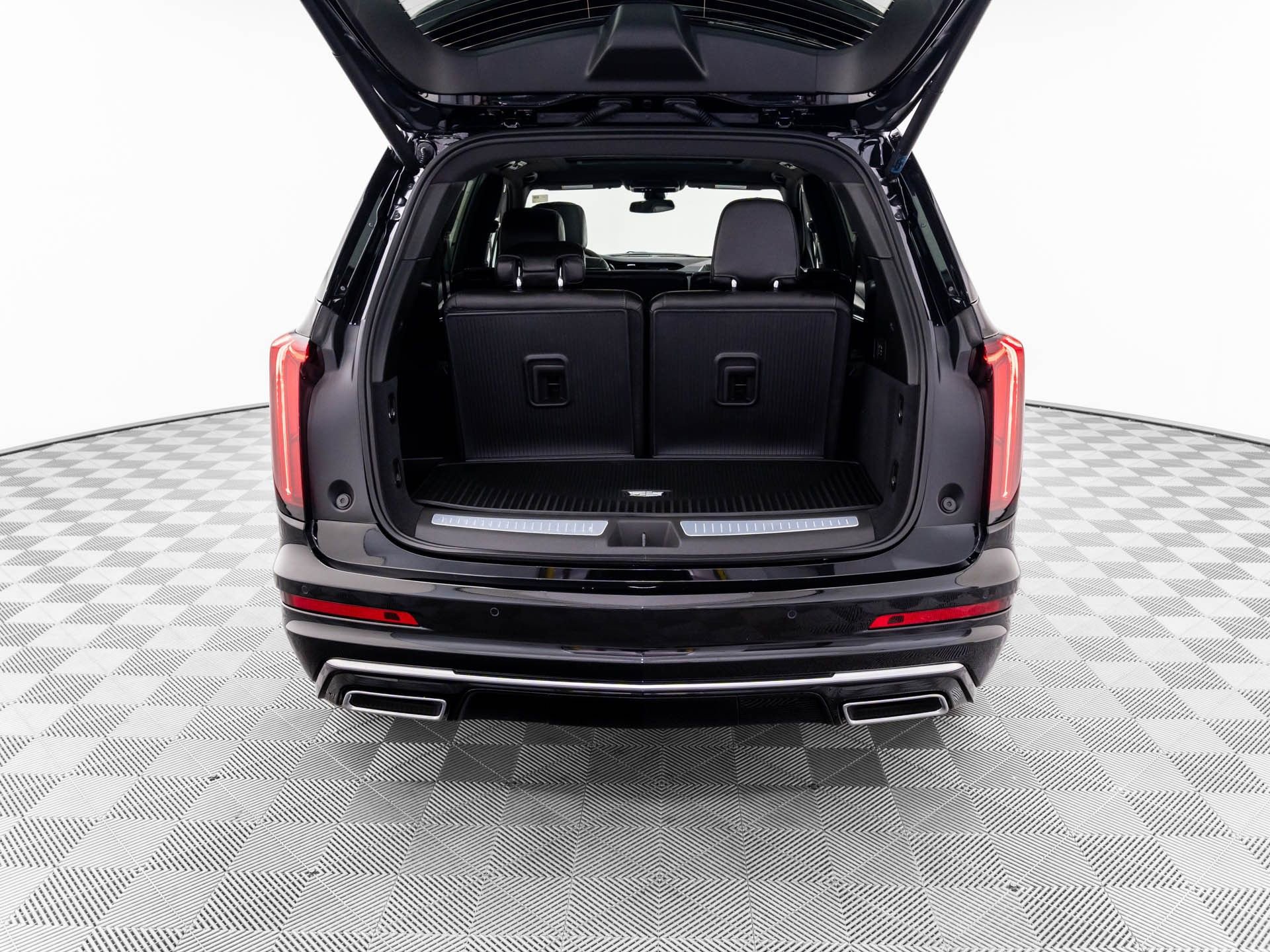 New 2025 Cadillac XT6 Luxury image 24