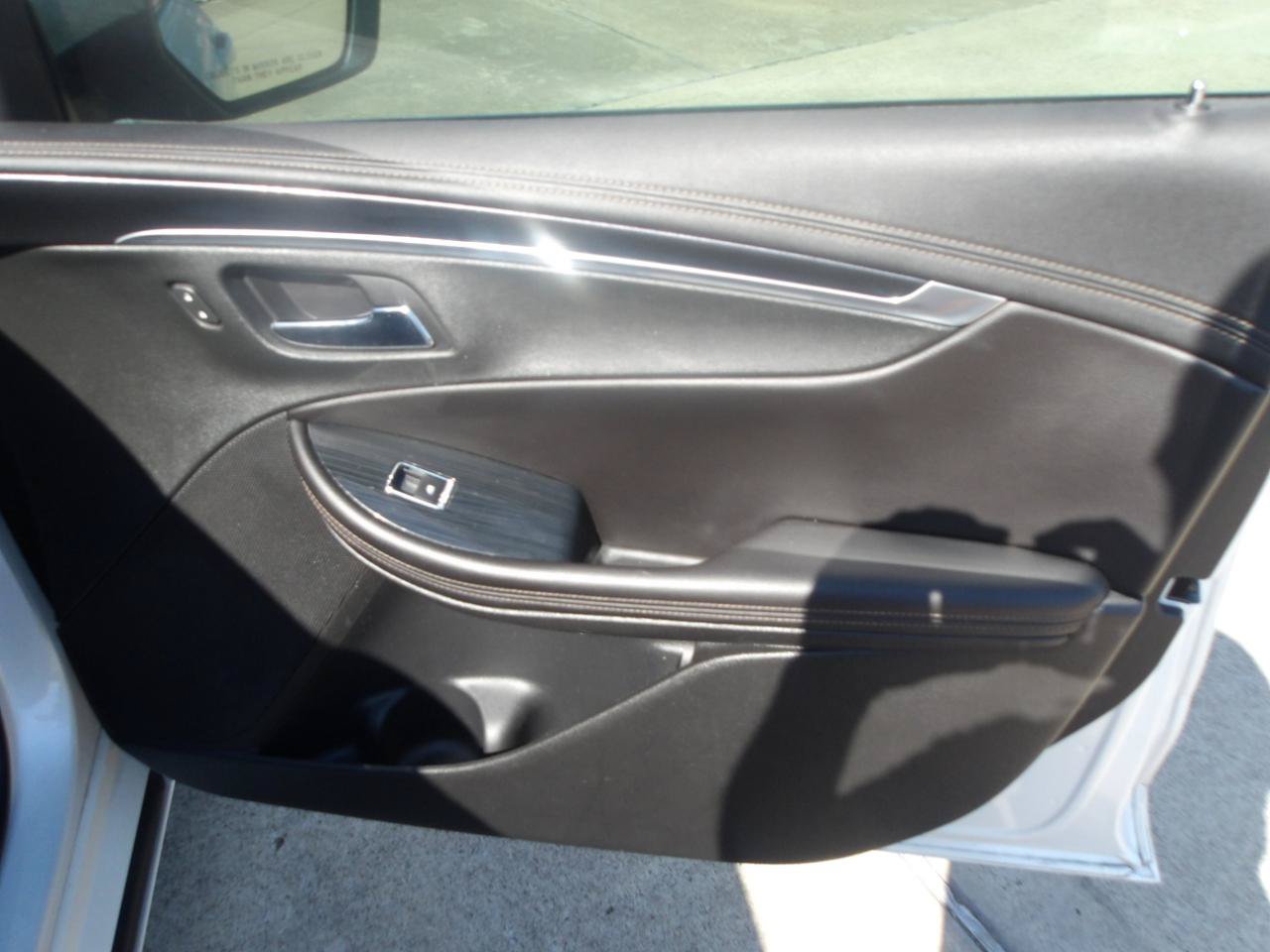 Used 2018 Chevrolet Impala LT FWD image 9