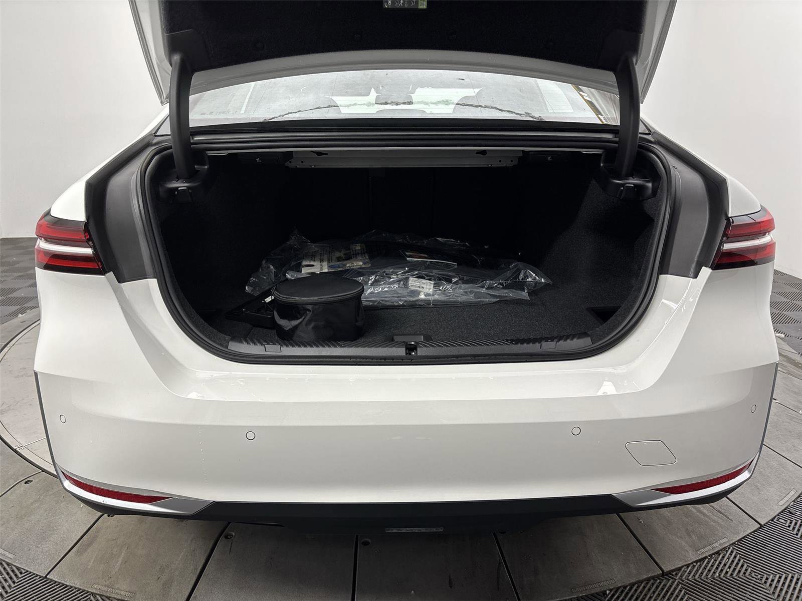 New 2026 BMW i5 eDrive40 AWD/4WD image 21