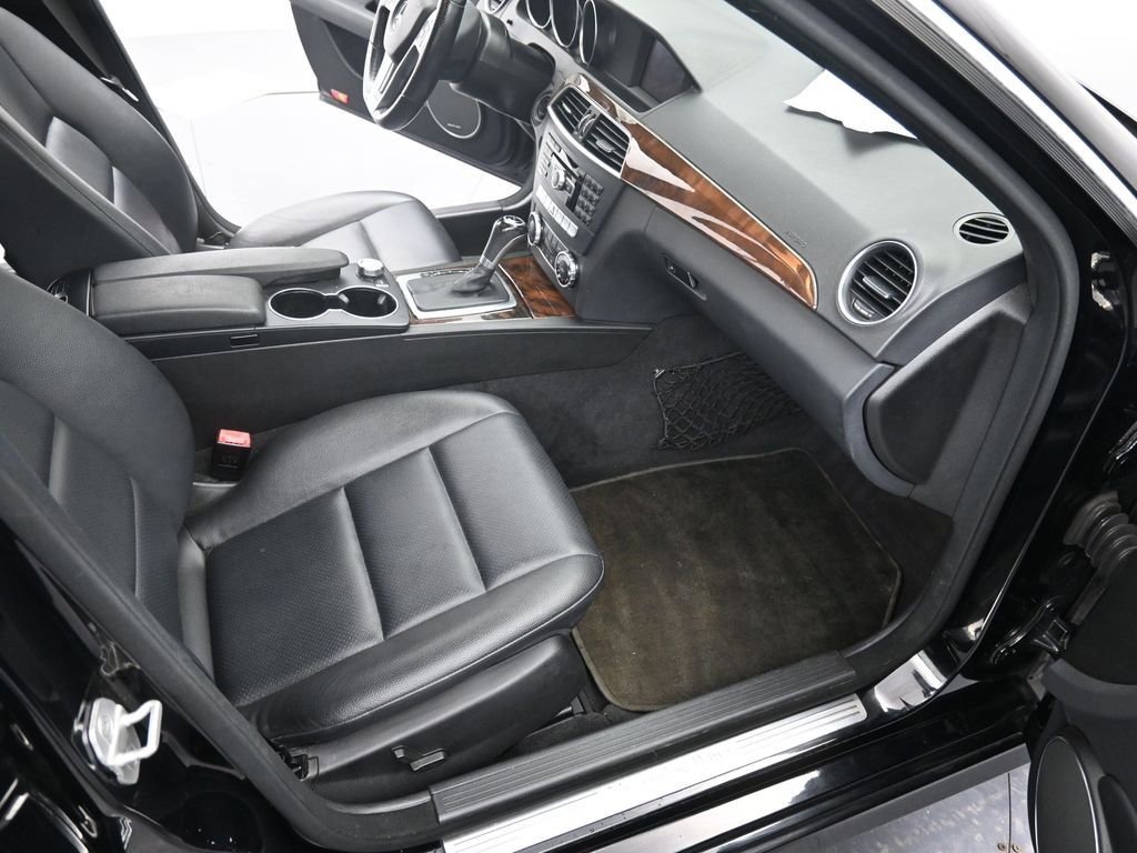 Used 2013 Mercedes-Benz C 300 4MATIC Sedan image 33