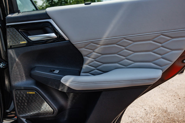 New 2025 Mitsubishi Outlander AWD image 18