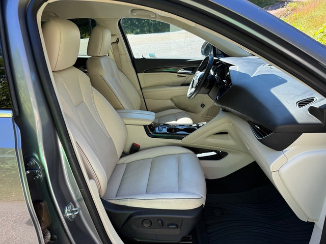 Used 2021 Buick Envision Essence image 18