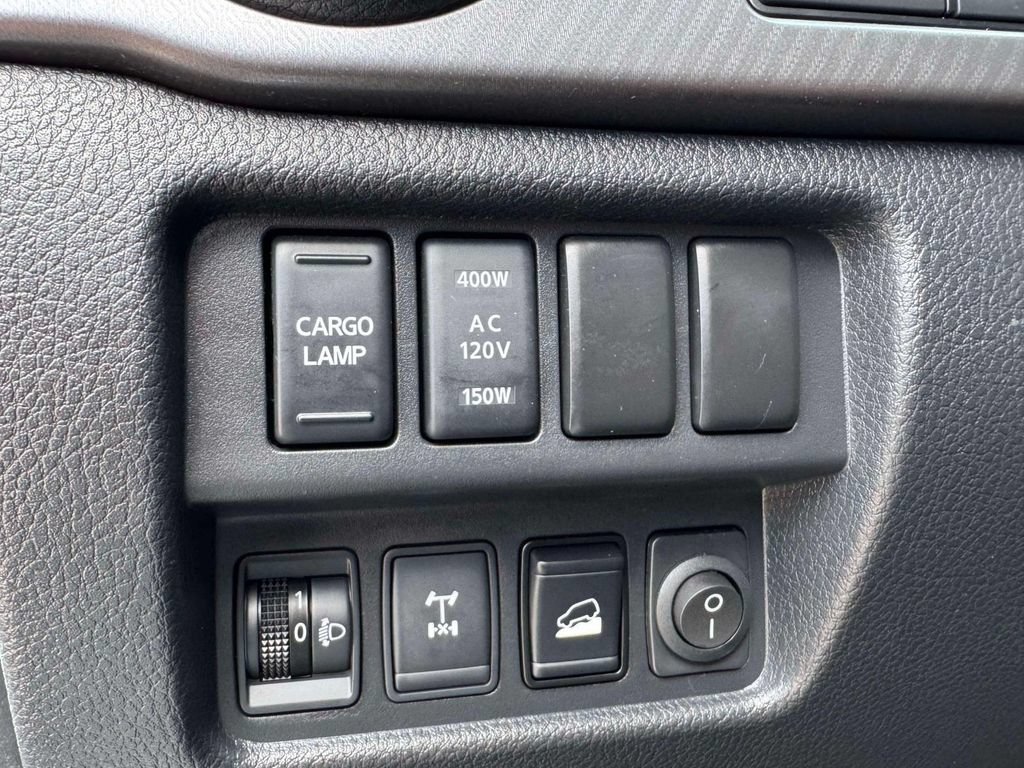 Used 2021 Nissan Titan PRO-4X w/ Pro-4x Convenience Package AWD/4WD image 20
