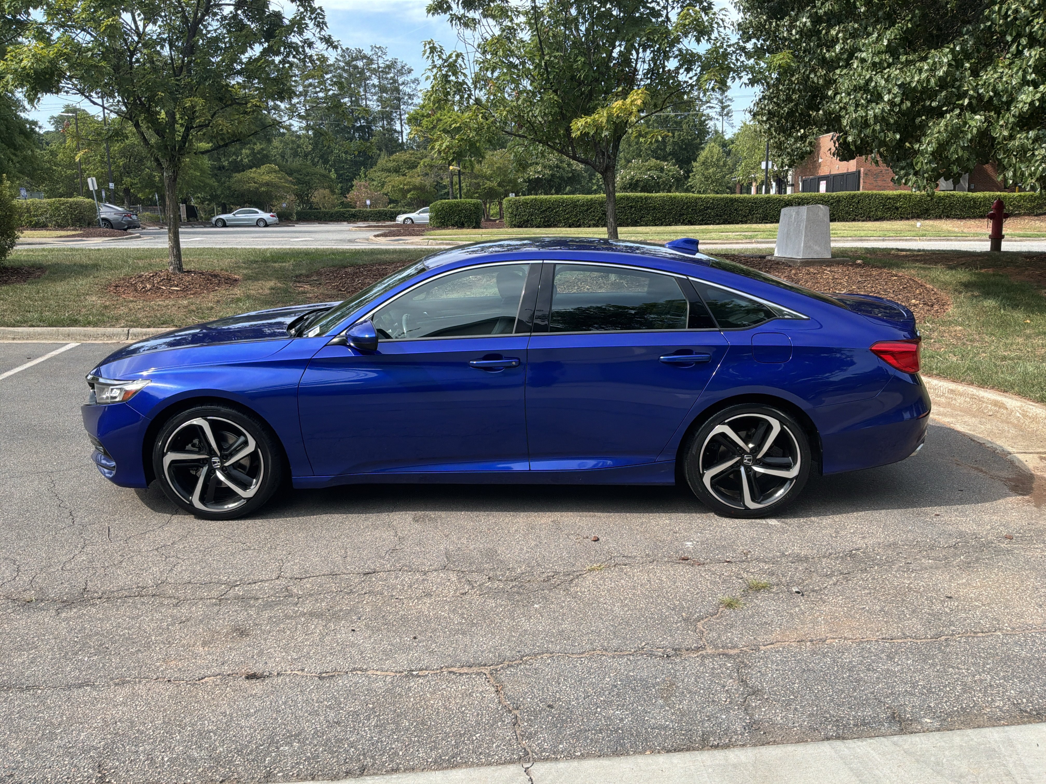 Used 2019 Honda Accord Sport image 7