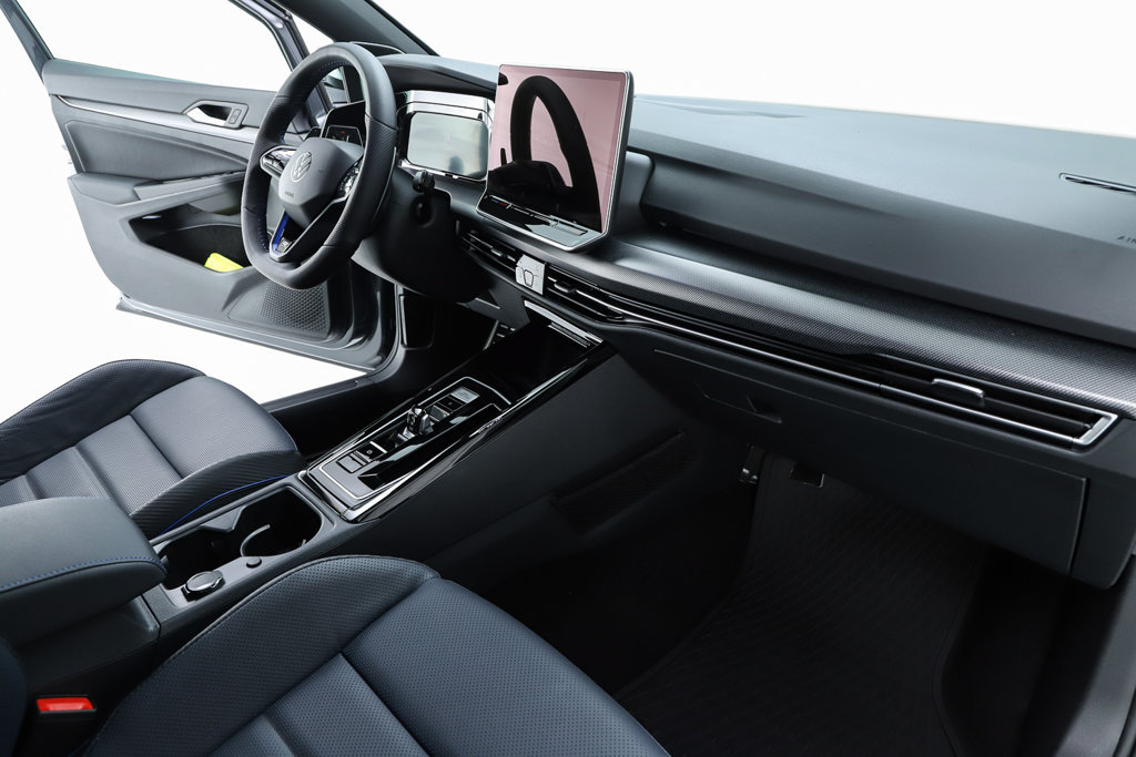 New 2027 Volkswagen Golf AWD/4WD image 32