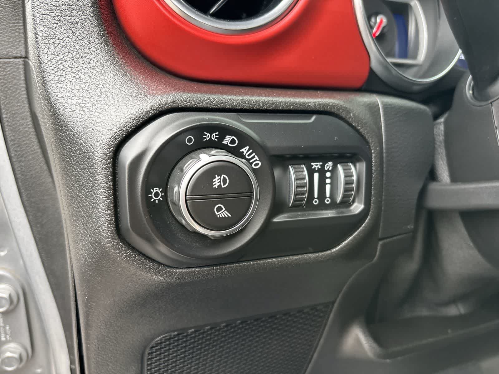 Certified 2021 Jeep Gladiator Rubicon AWD/4WD image 11