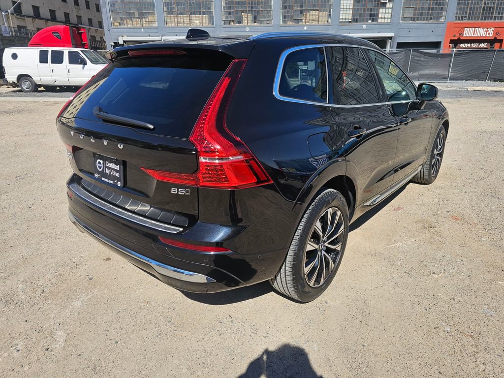 Certified 2023 Volvo XC60 B5 Plus w/ Protection Package Premier AWD/4WD image 4