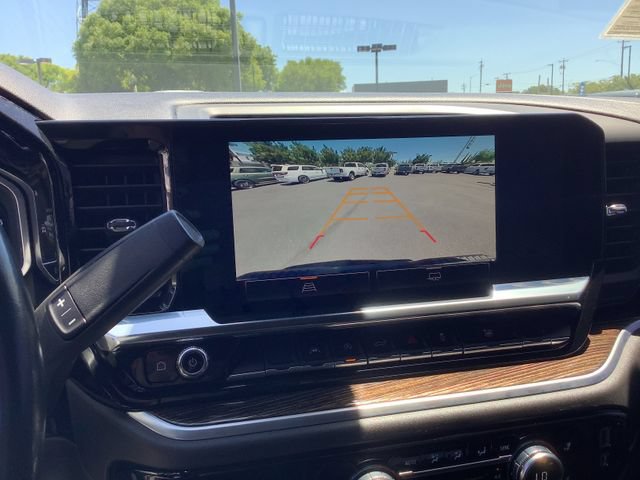 Used 2022 GMC Sierra 1500 Elevation w/ LPO, Elevation Black Package AWD/4WD image 19
