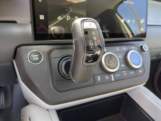 New 2026 Land Rover Defender 110 X-Dynamic SE AWD/4WD image 19