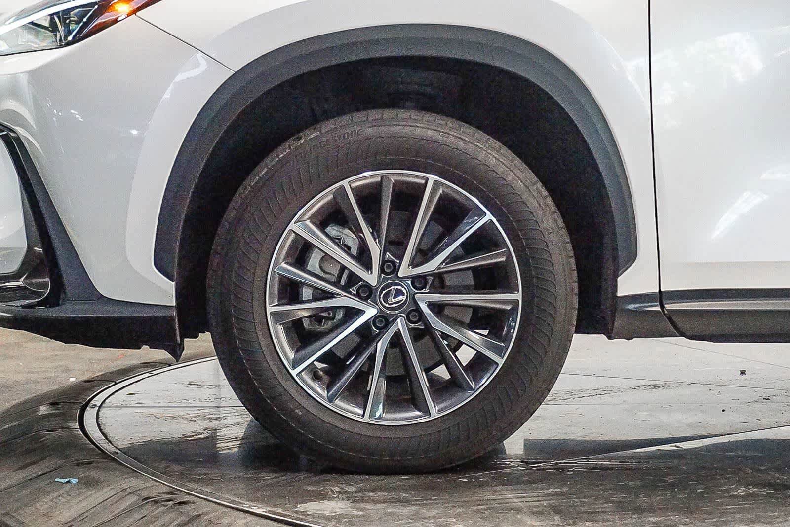 Used 2024 Lexus NX 250 FWD image 9