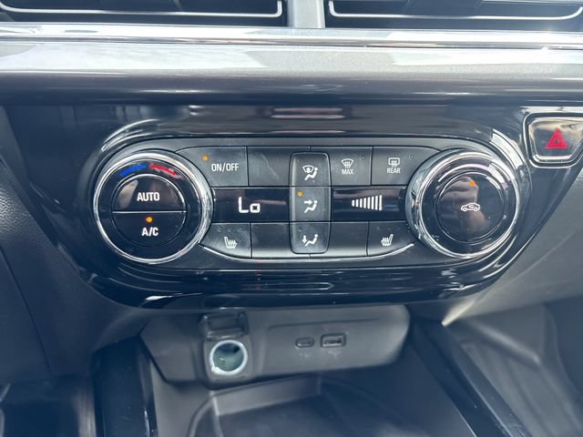 Used 2025 Chevrolet Trax ACTIV w/ Sunroof Package FWD image 18