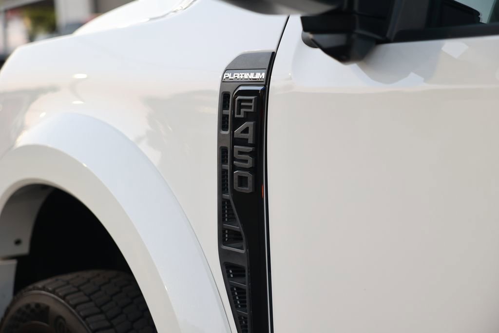 Used 2025 Ford F450 Platinum w/ FX4 Off-Road Package AWD/4WD image 17