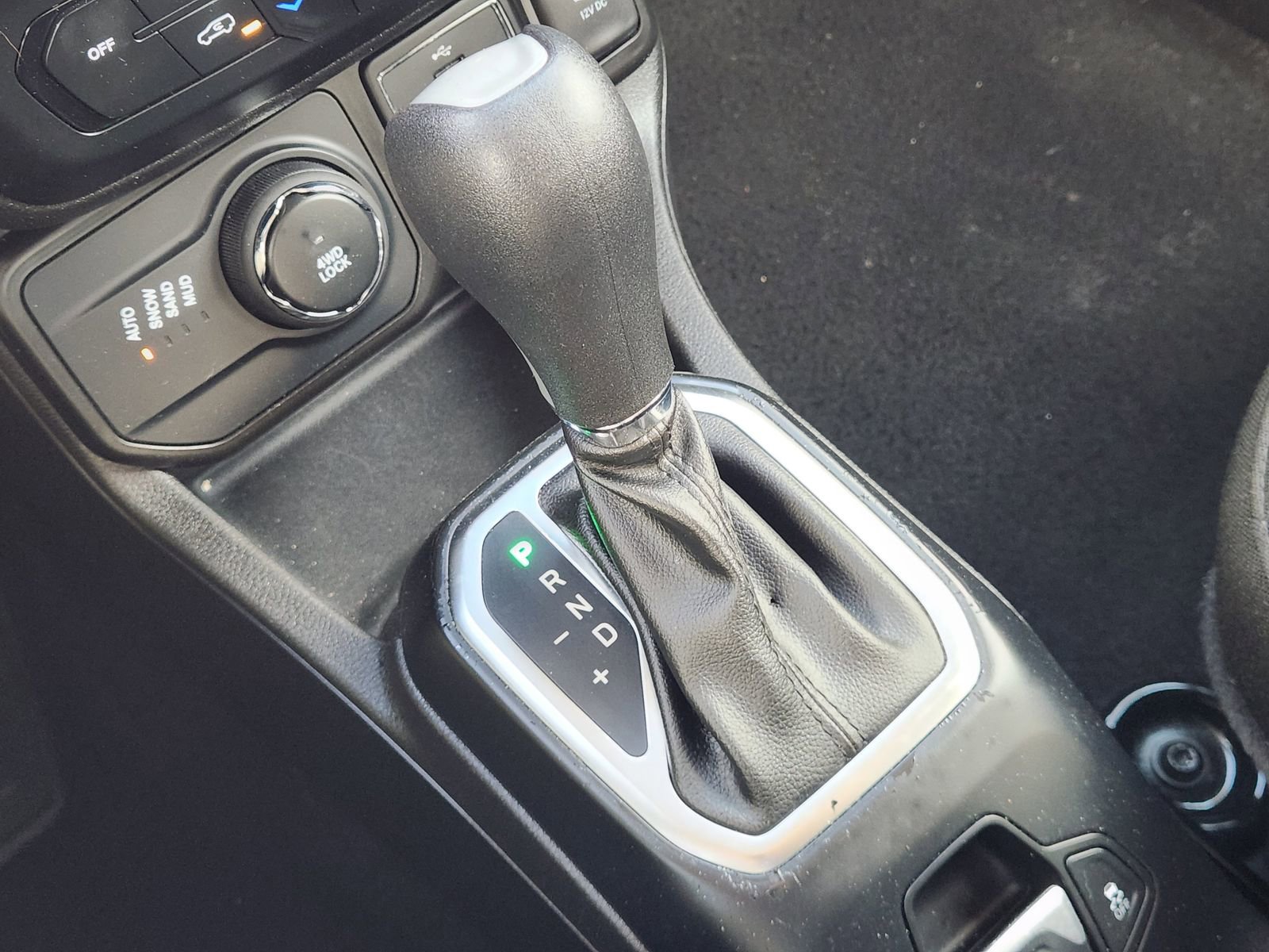 Used 2023 Jeep Renegade Latitude image 20