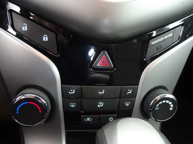 Used 2013 Chevrolet Cruze LS FWD image 9