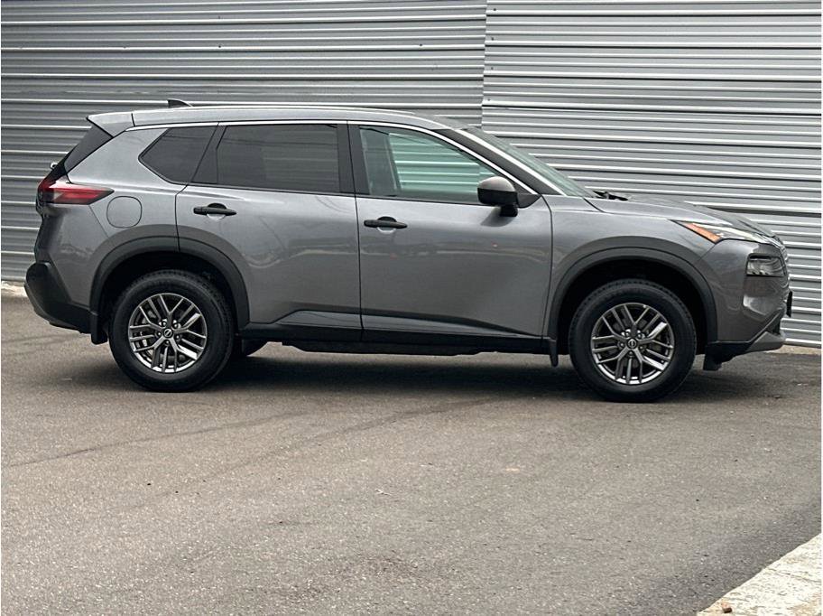 Used 2023 Nissan Rogue S image 11