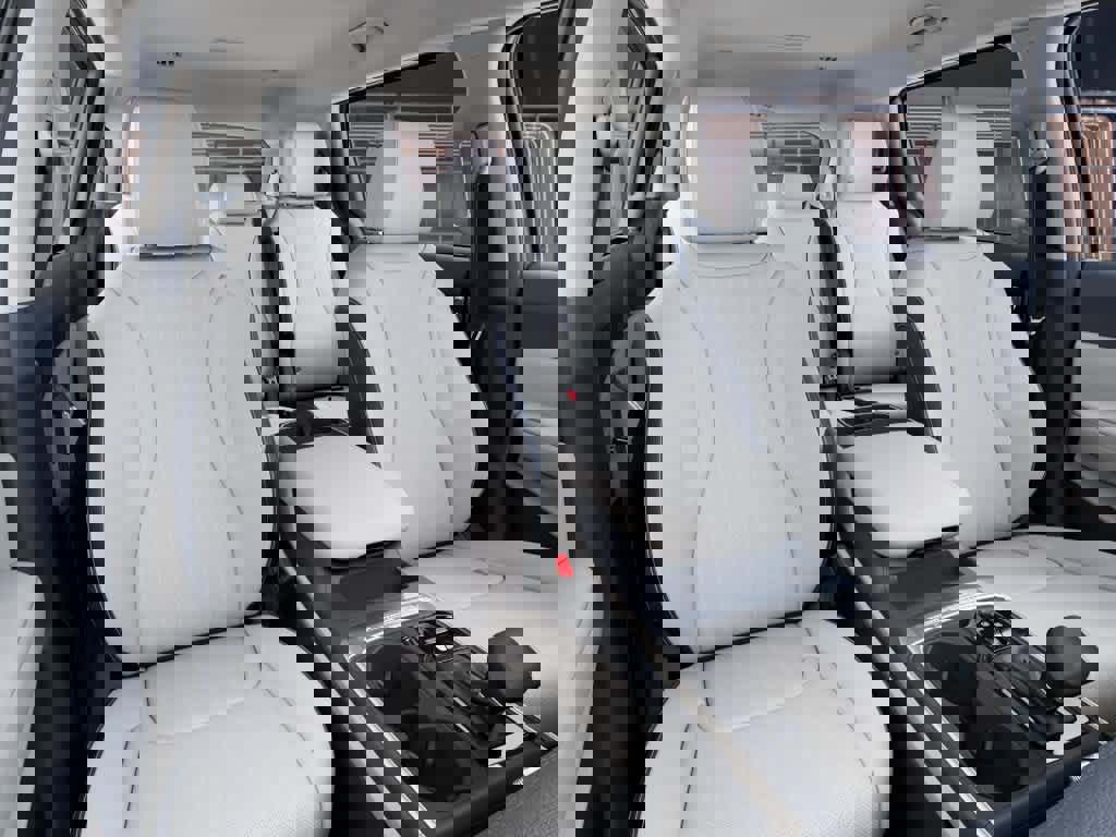 New 2026 Kia Carnival EX image 15