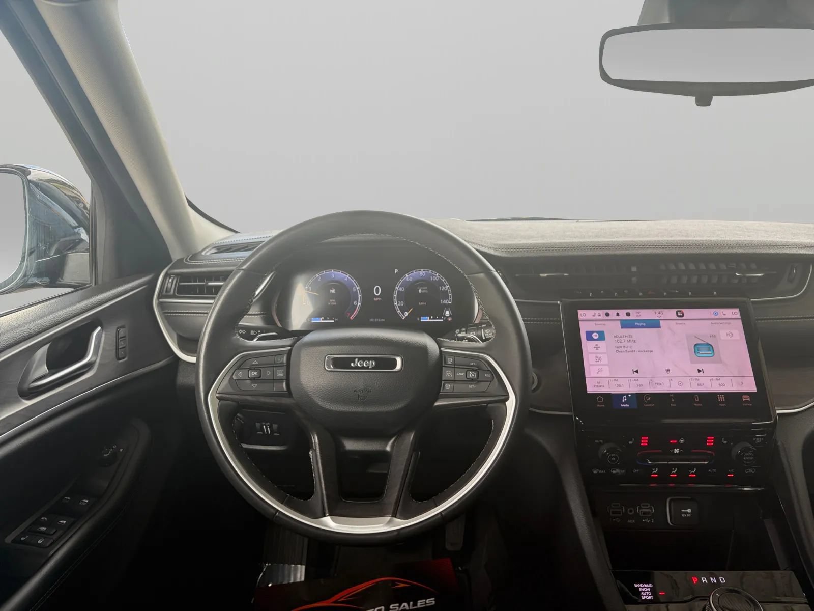 Used 2023 Jeep Grand Cherokee Limited AWD/4WD image 28