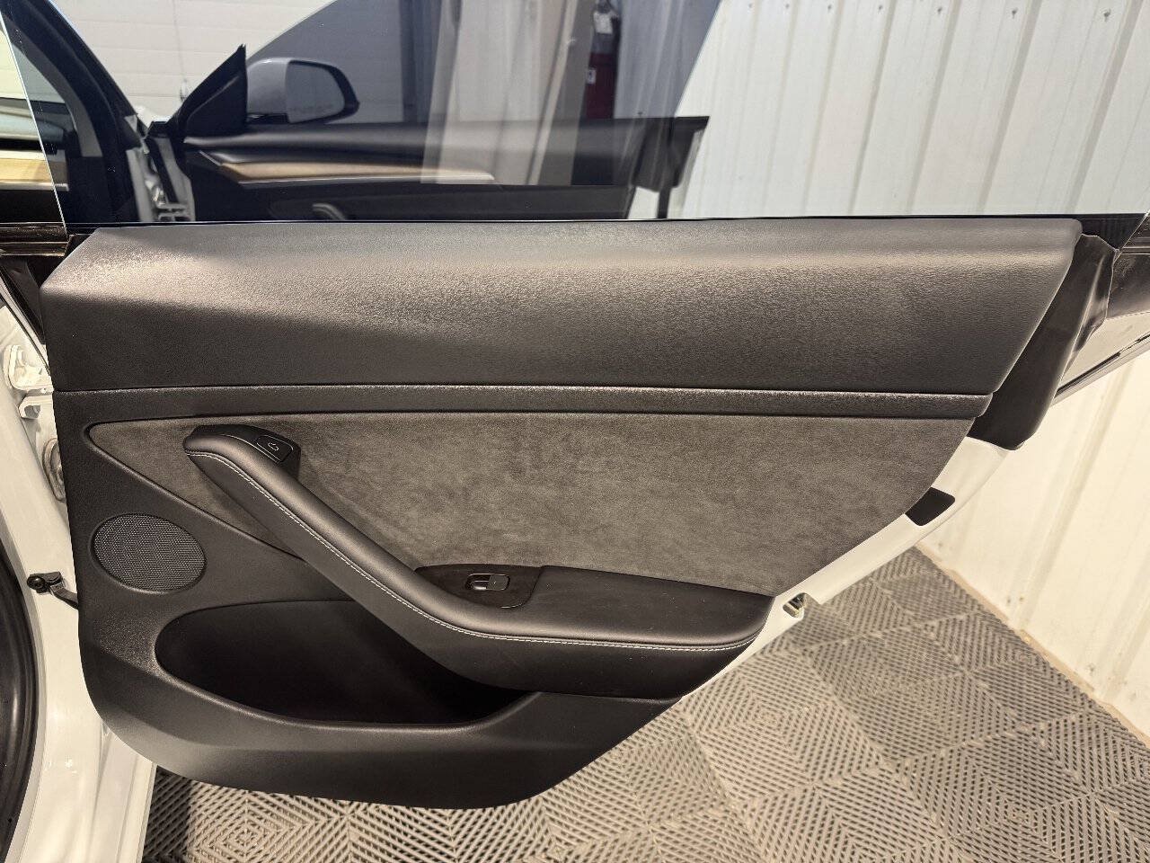 Used 2021 Tesla Model 3 Standard Range RWD image 19