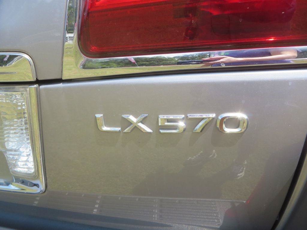 Used 2009 Lexus LX 570 4WD image 9