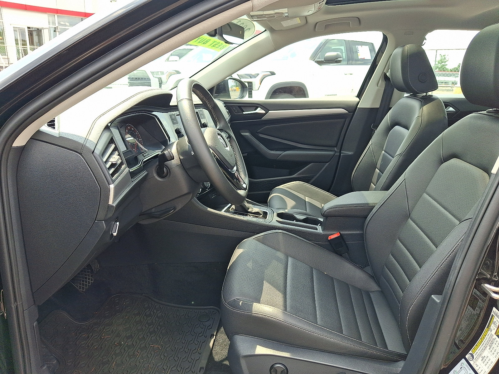 Used 2021 Volkswagen Jetta SE w/ SE Cold Weather Package FWD image 14
