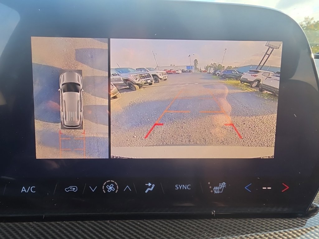 New 2027 Chevrolet Traverse Z71 w/ Enhanced Driving Package AWD/4WD image 26