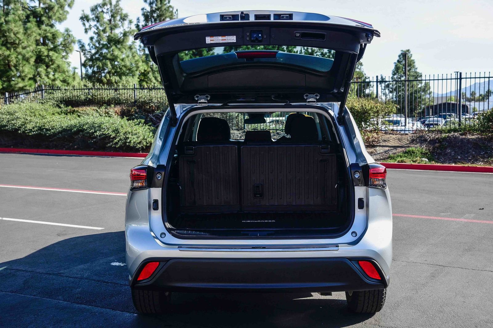 Certified 2023 Toyota Highlander LE image 31