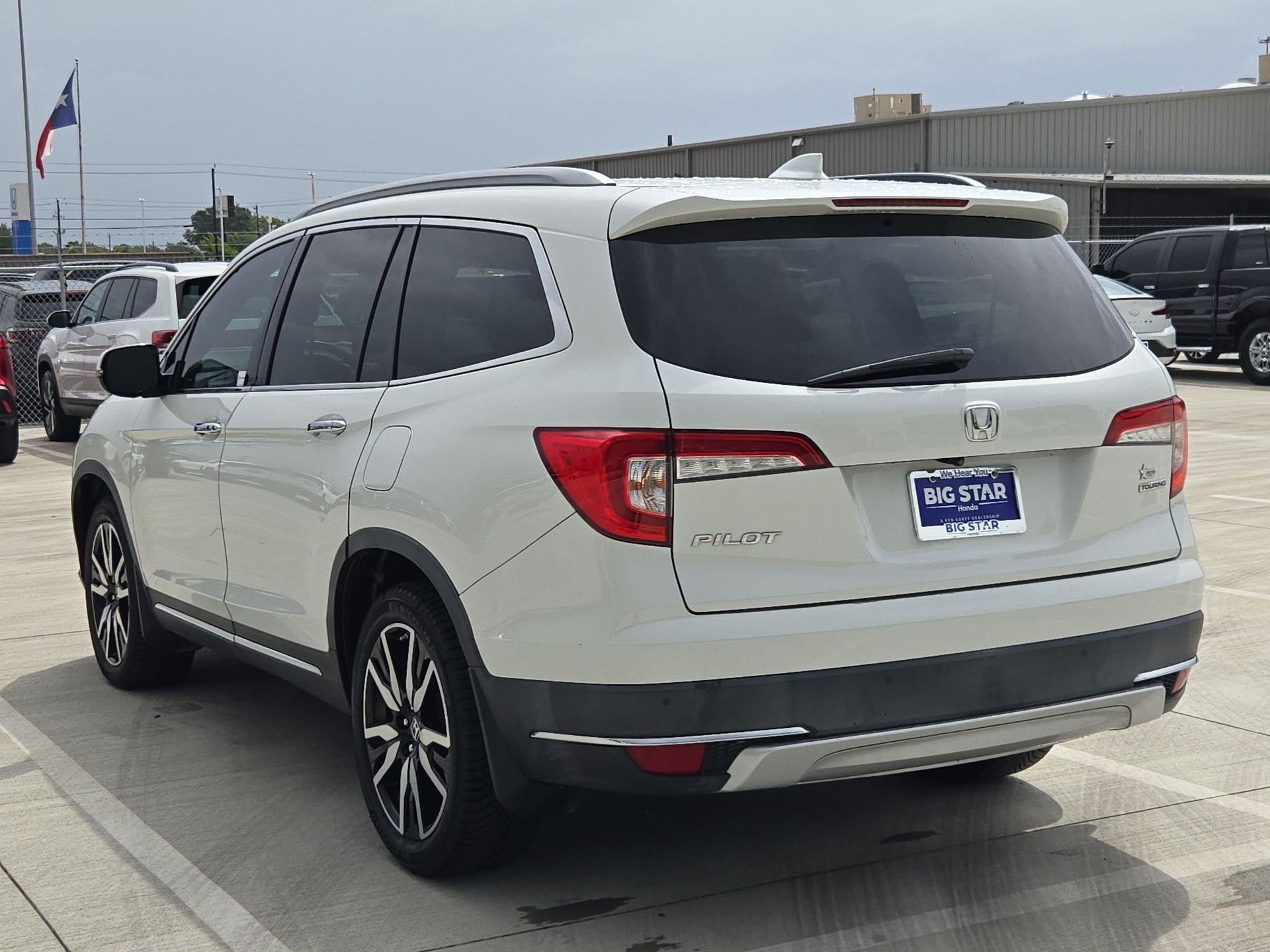 Used 2021 Honda Pilot Touring image 6