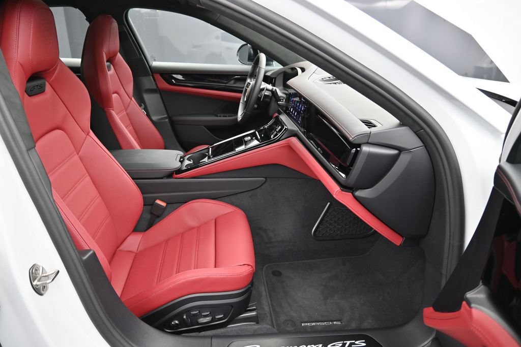 Certified 2026 Porsche Panamera GTS AWD/4WD image 31