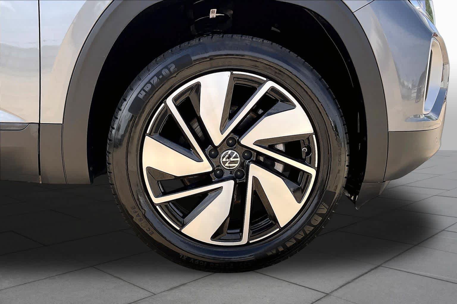 Used 2025 Volkswagen Atlas SE FWD image 10