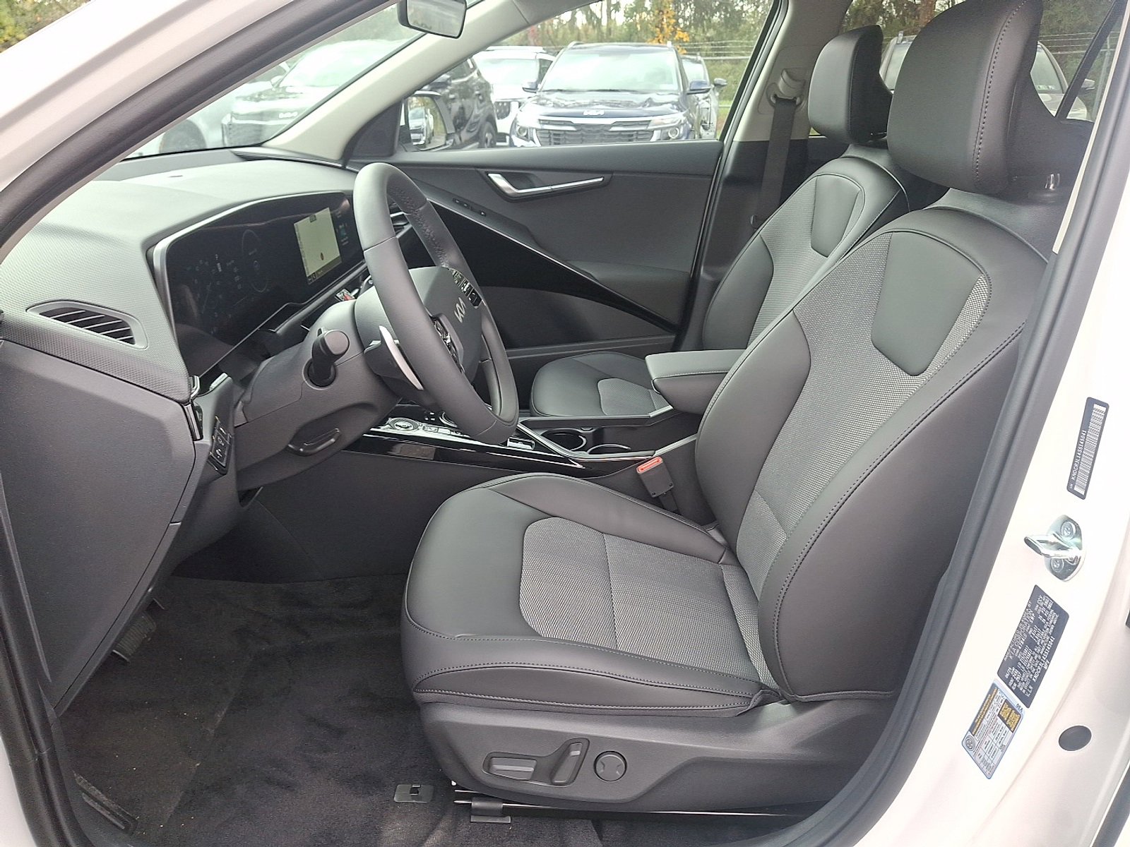 New 2025 Kia Niro Wind image 14